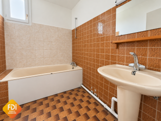 property v1320101592 3