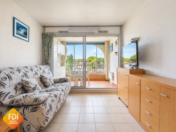 property v1400101560 0