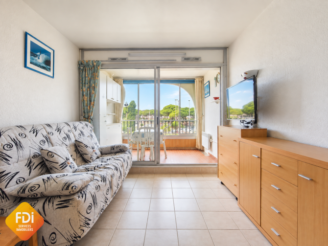 property v1400101560 0