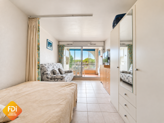 property v1400101560 2